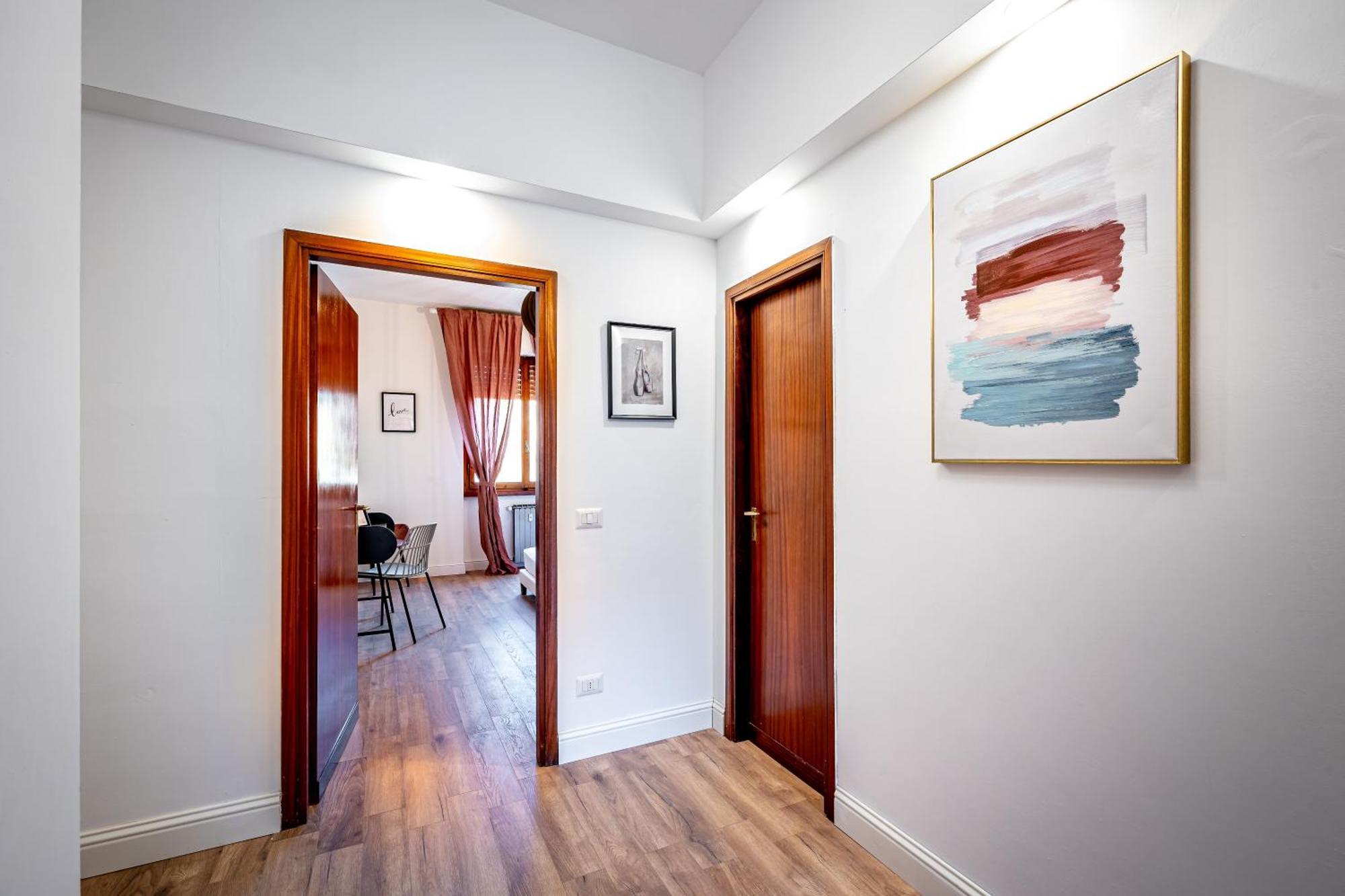 Yd Bright With Parking * Florence